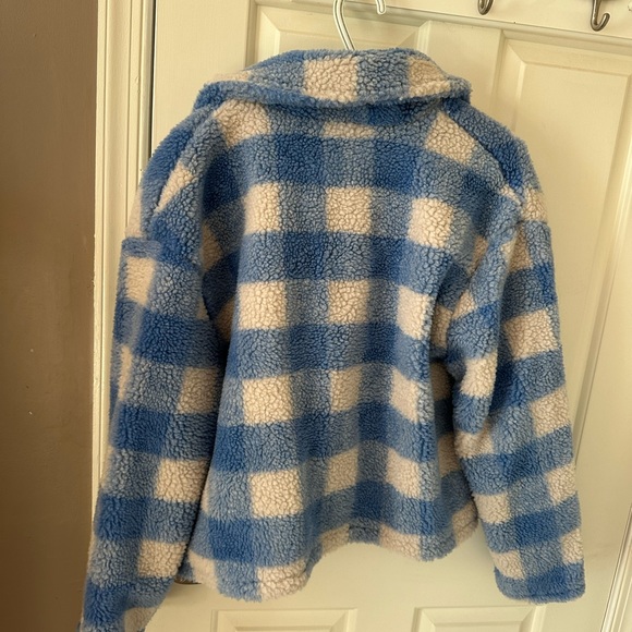 Jason Maxwell Blue and cream checkered fuzzy jacket - Picture 5 of 5